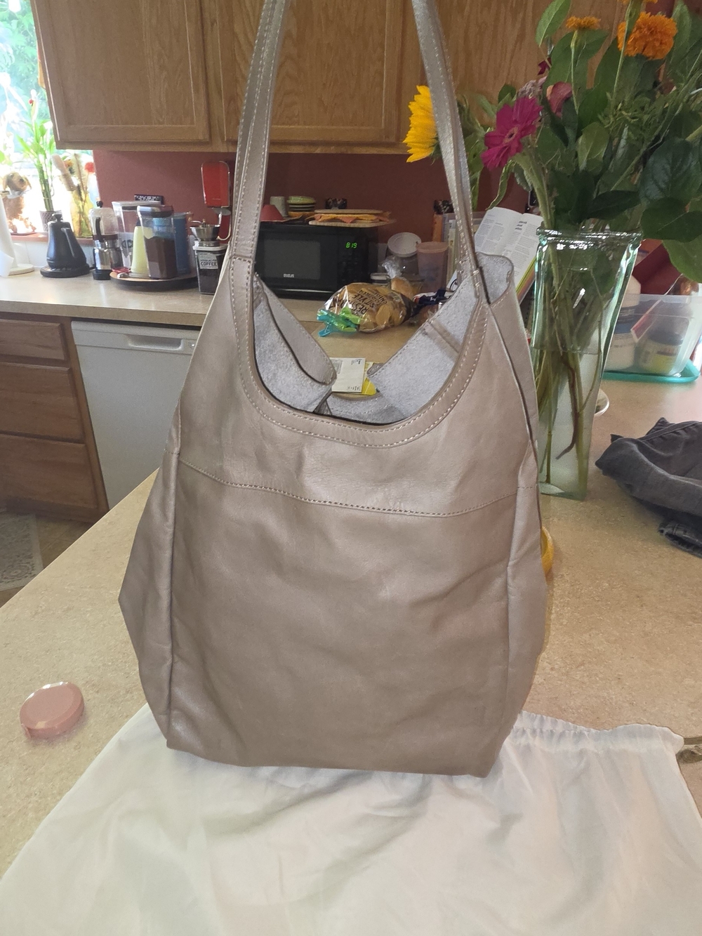 VINTAGE HOBO Jexx Slouchy Taupe Leather Shoulderbag Tote EUC W/Dust Bag